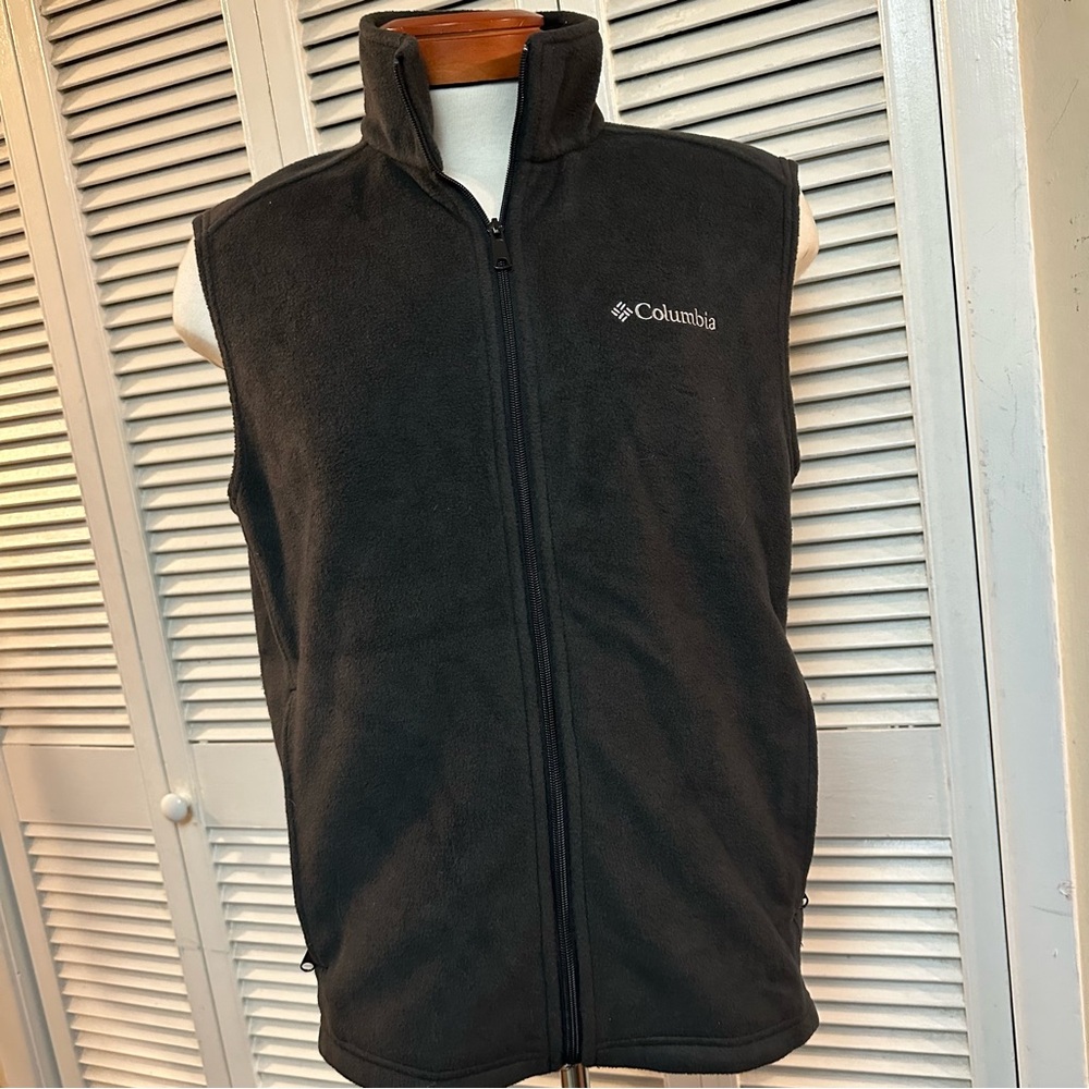 NWOTs COLUMBIA Vest SIZE MEDIUM Charcoal - Picture 1 of 6